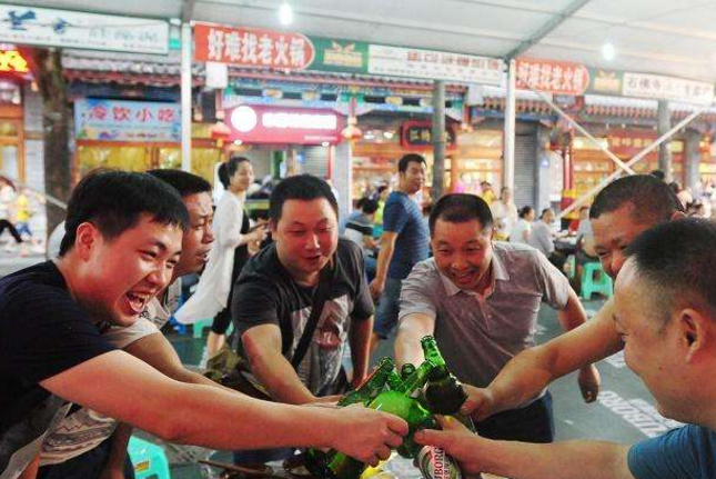 郑州最有名夜市小吃街 深夜食堂,正宗的河南美食