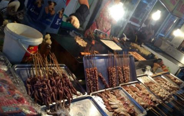 郑州最有名夜市小吃街 深夜食堂,正宗的河南美食